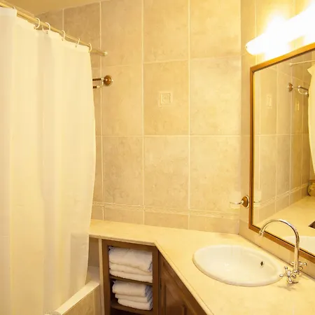 Kalimera Archanes Village מלון