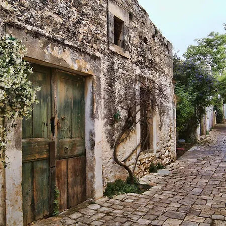 Kalimera Archanes Village מלון